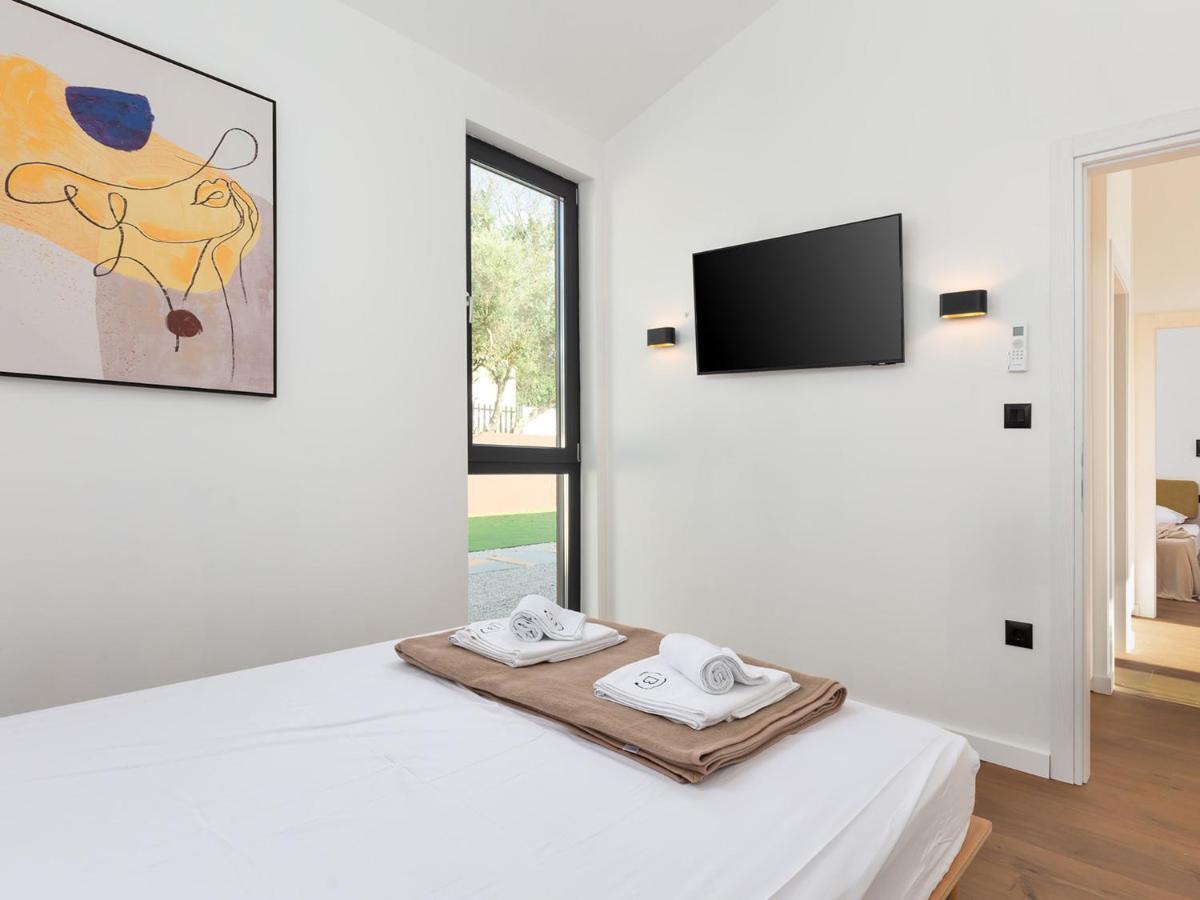 Villa Moderna San Lorenzo Orbanici Екстер'єр фото