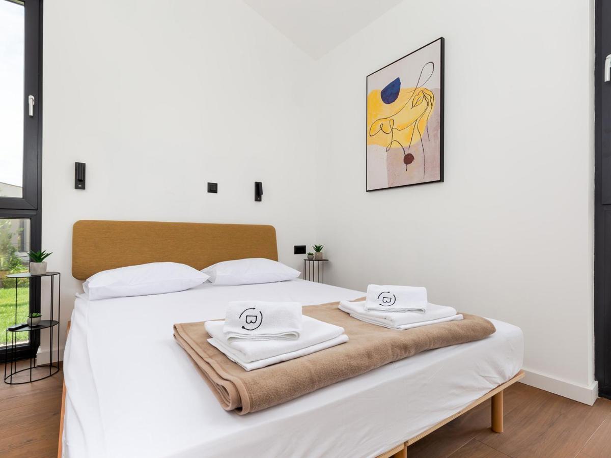 Villa Moderna San Lorenzo Orbanici Екстер'єр фото
