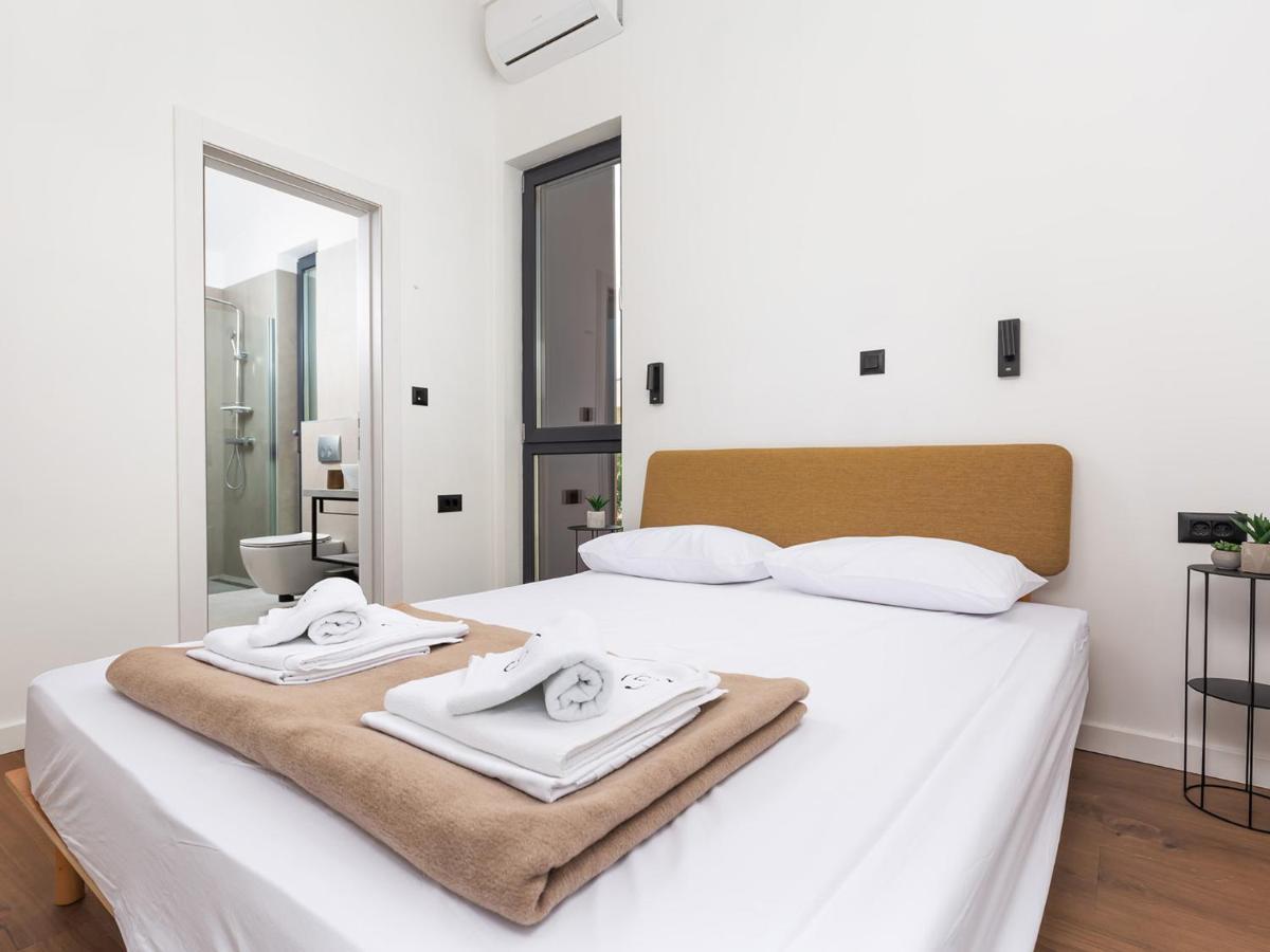 Villa Moderna San Lorenzo Orbanici Екстер'єр фото